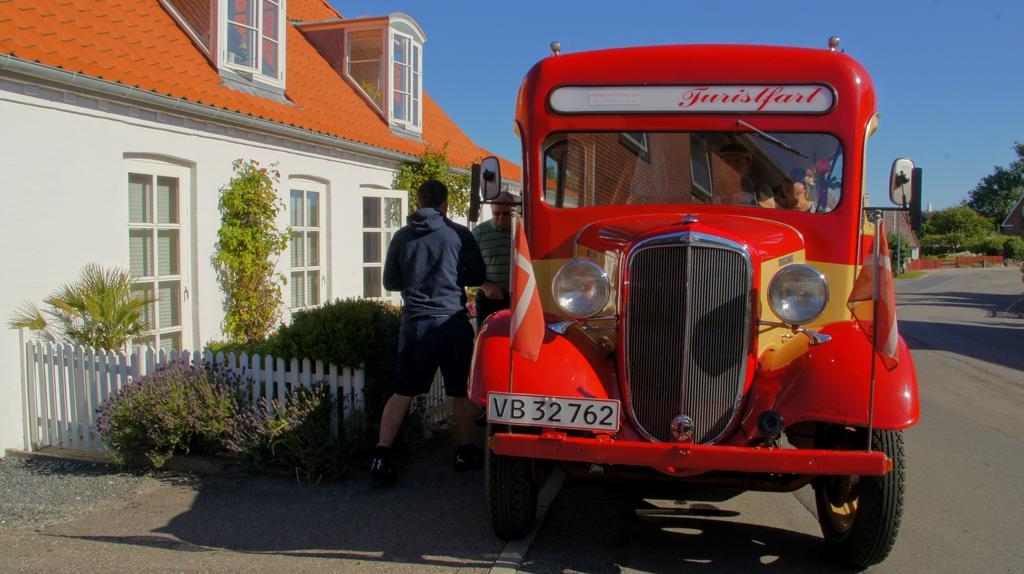 Ballen Badehotel Tranebjerg Extérieur photo