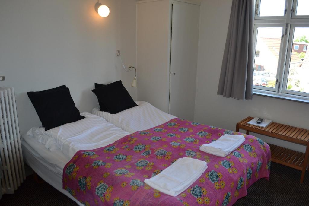 Ballen Badehotel Tranebjerg Chambre photo